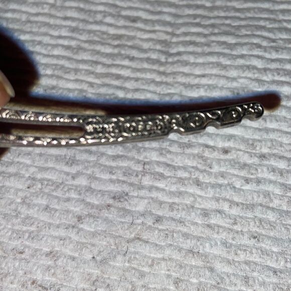 Small lrose.biz hair clip - Picture 3 of 3